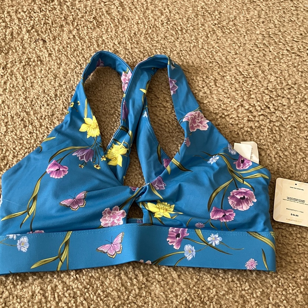 Fabletics Oasis Twist Sports Bra in Daffodil Dream
